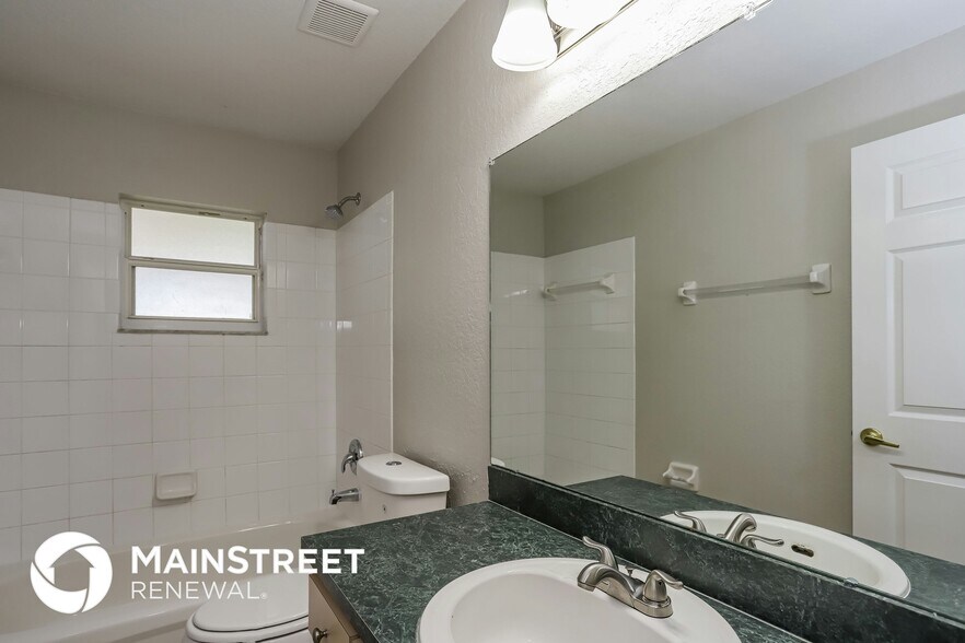 Building Photo - 5499 Moon Valley Dr
