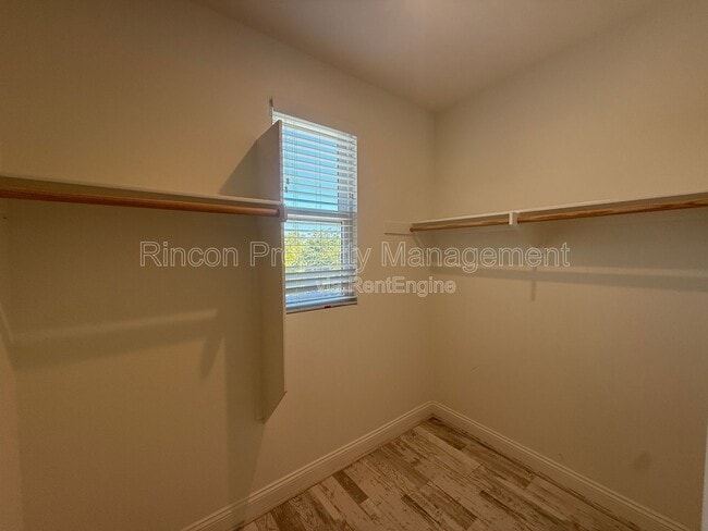 Building Photo - 360 S Saticoy Ave