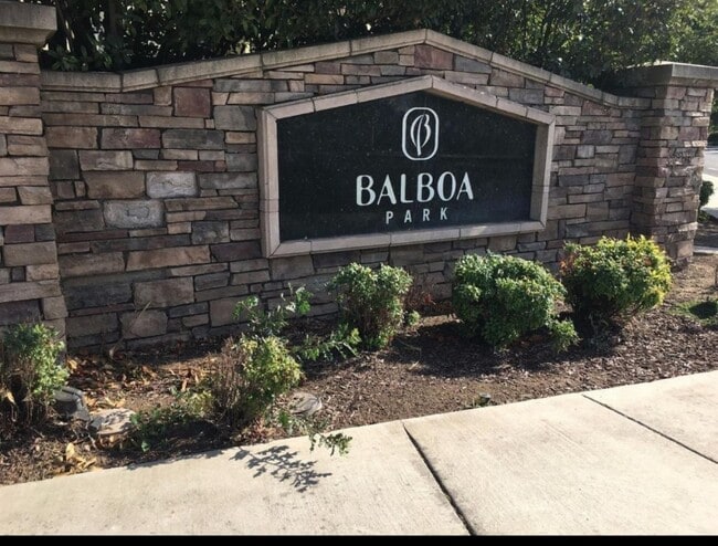 Building Photo - 1360 Shady Ln