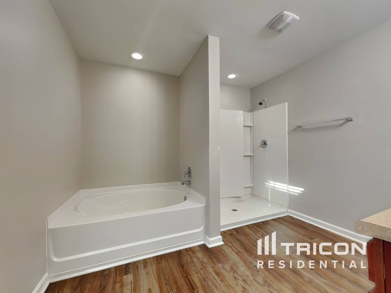 Building Photo - 211 Hollyhock Ln