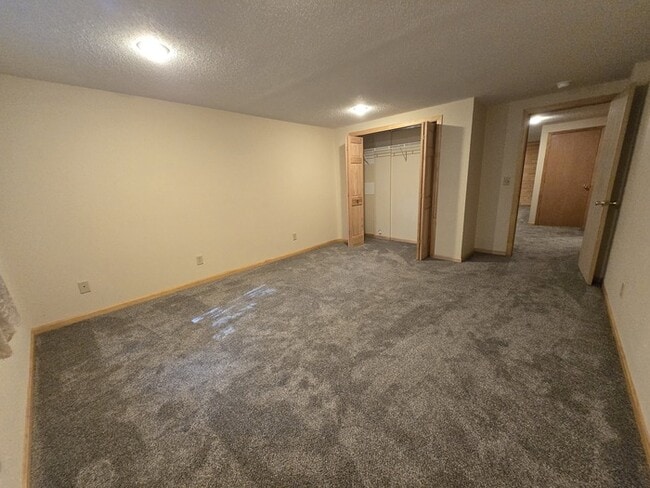 Building Photo - 5038 W Elm Ct