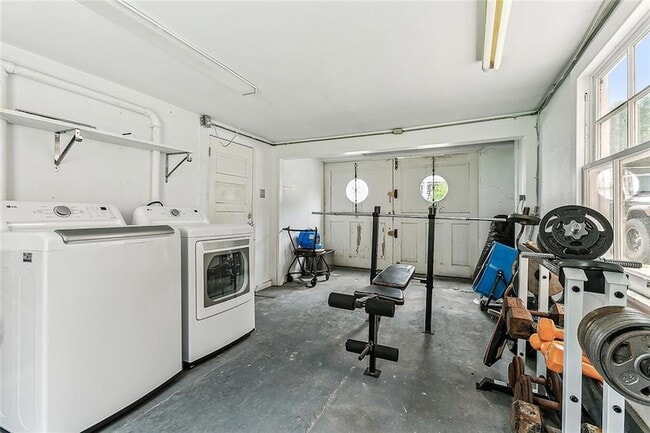 Building Photo - 5417 S Tonti St