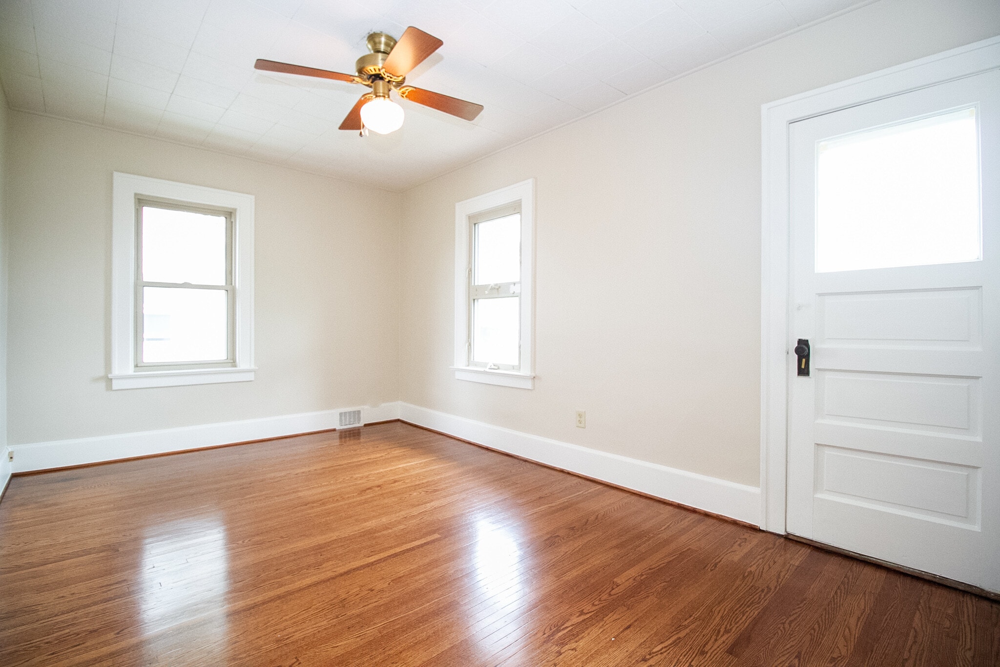 Building Photo - 472 Shasta Dr