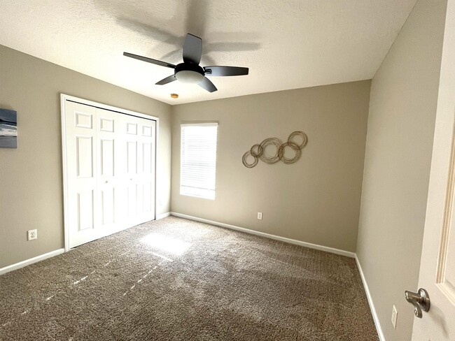 Building Photo - 11 Riviera Estates Ct