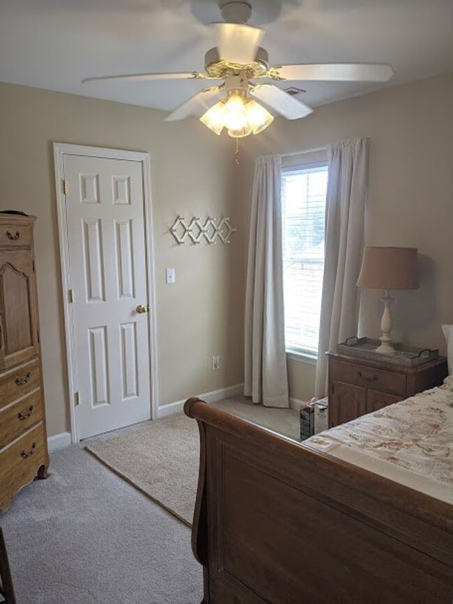 Building Photo - Birkdale Village with Fenced Yard-Huntersv...