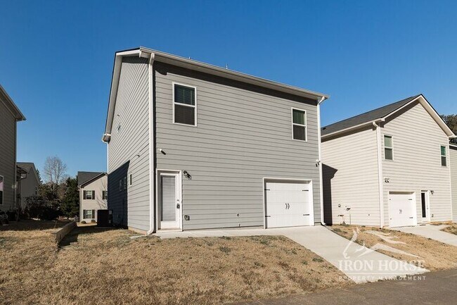 Building Photo - 1288 Towne Square Ct