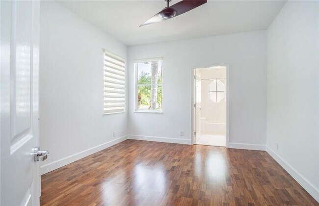 Building Photo - 2519 Bay Pointe Ct