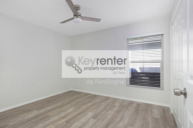 Building Photo - 454 21st St N