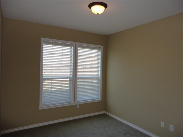 Building Photo - 154 Justin Leonard Dr