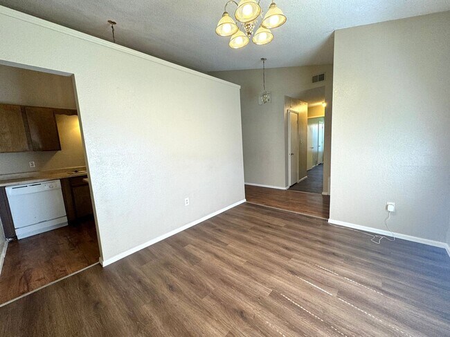 Building Photo - 125th East Ave. Duplex