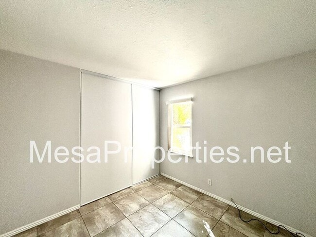 Building Photo - 18390 Mead Ln