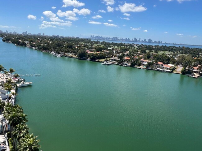 Building Photo - 5900 Collins Ave