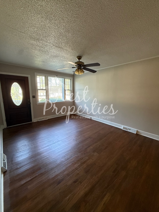 Building Photo - 1826 Horseshoe Dr