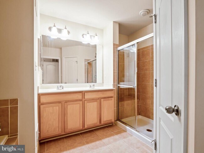 Building Photo - 304 Orchard Ridge Dr