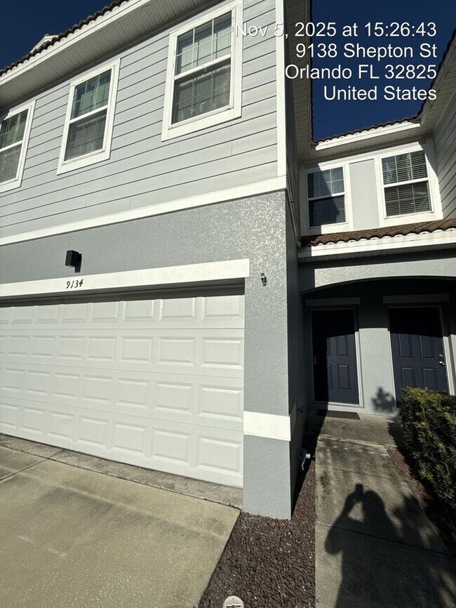 Primary Photo - Beautiful Spacious 3 bed 2.5 bath Home in ...