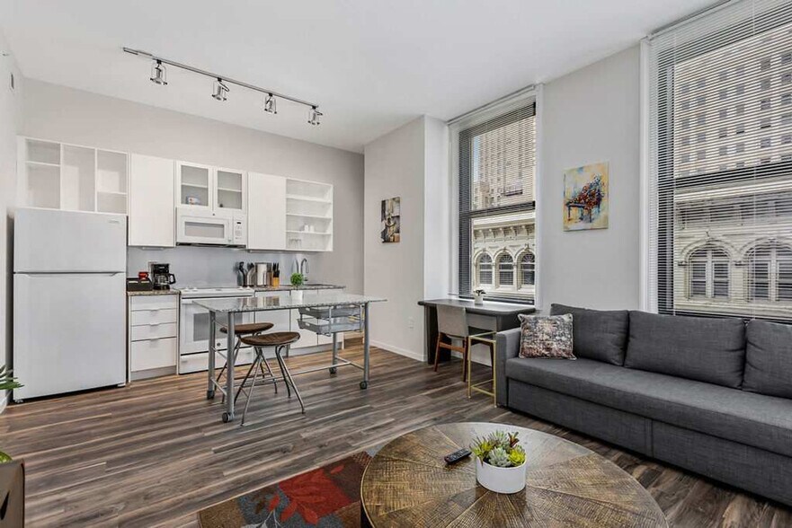 Building Photo - 9-JAN-JAN E 4th St