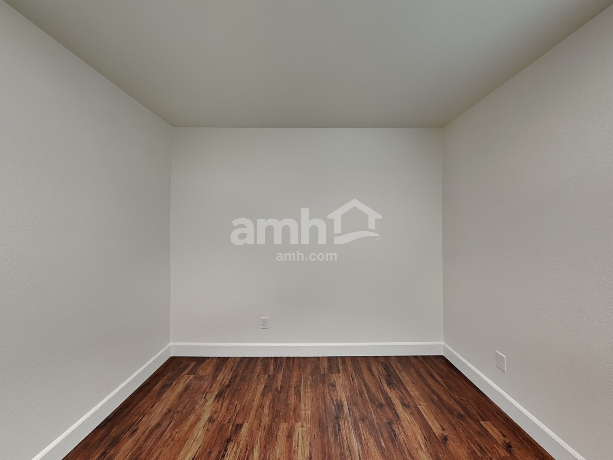 Building Photo - 855 Longwood Gdns St