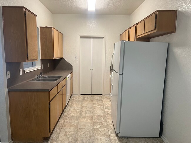 Building Photo - 2700 Edgefield St