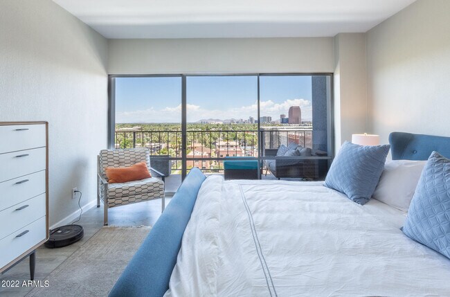 Building Photo - 805 4th Ave