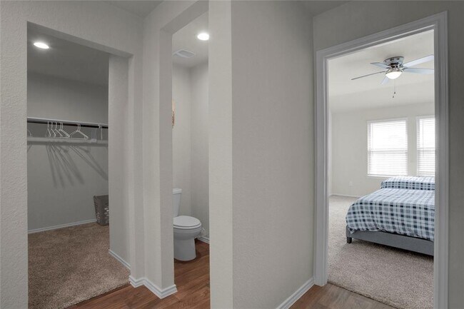 Building Photo - 5503 Creekside Ridge Trail