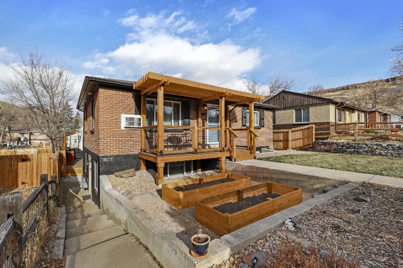 Building Photo - 616 2nd St