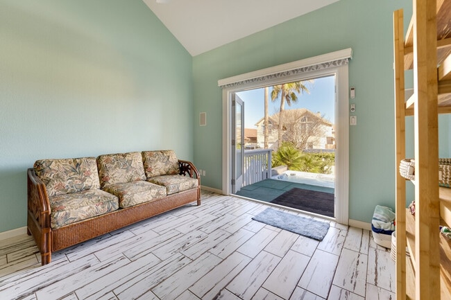 Building Photo - 15237 Isabella Ct