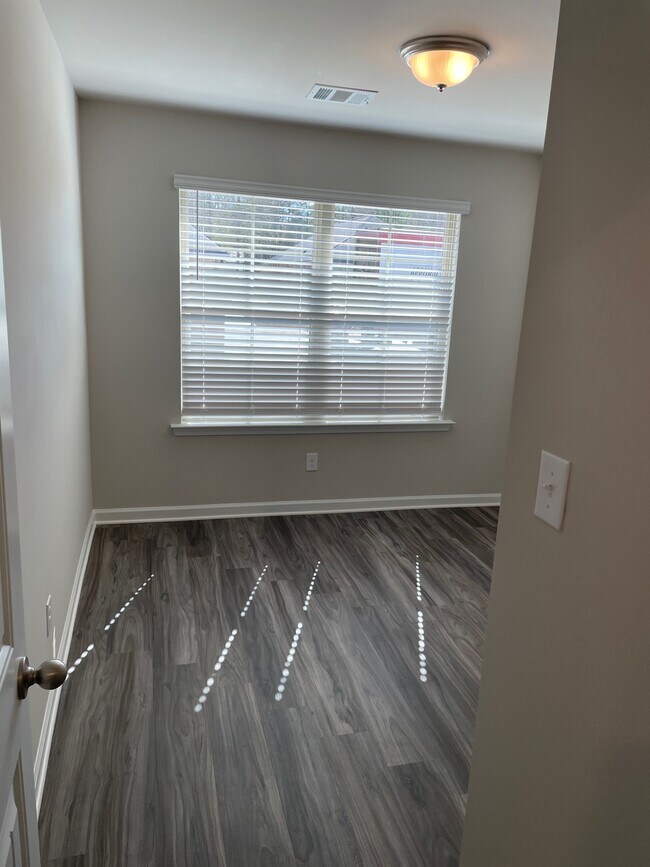 Building Photo - 13355 Isabella Blvd