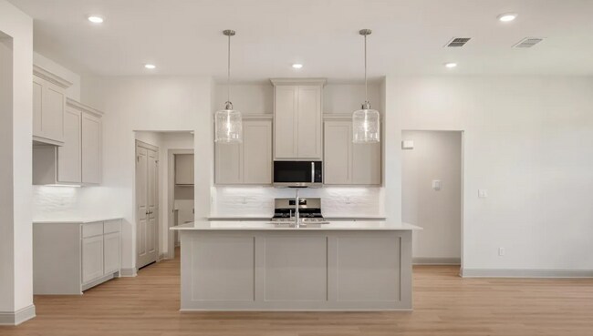 Building Photo - 382 Mary Cir