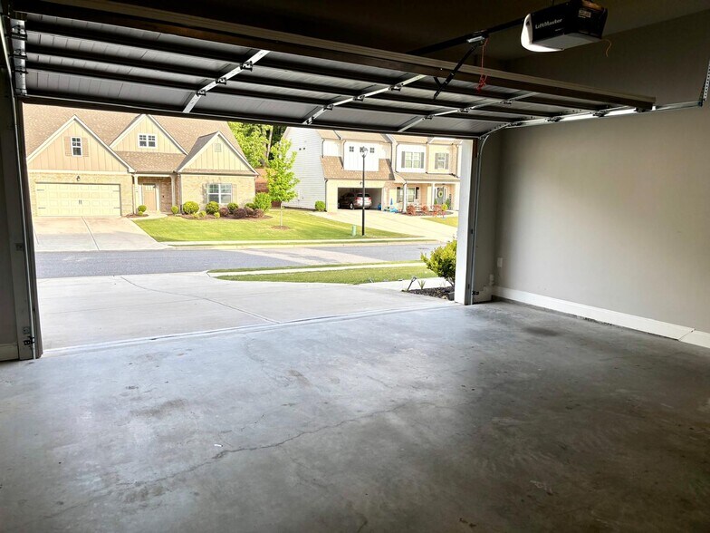 2 car garage - 1920 Grand Lanier Dr