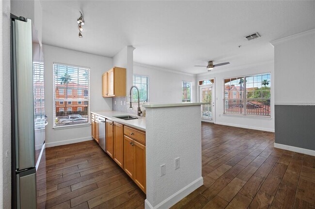 Building Photo - 5000 Culbreath Key Way