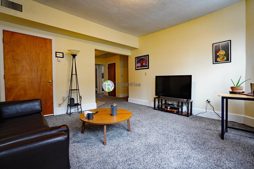 Building Photo - 12 Lorraine Ter