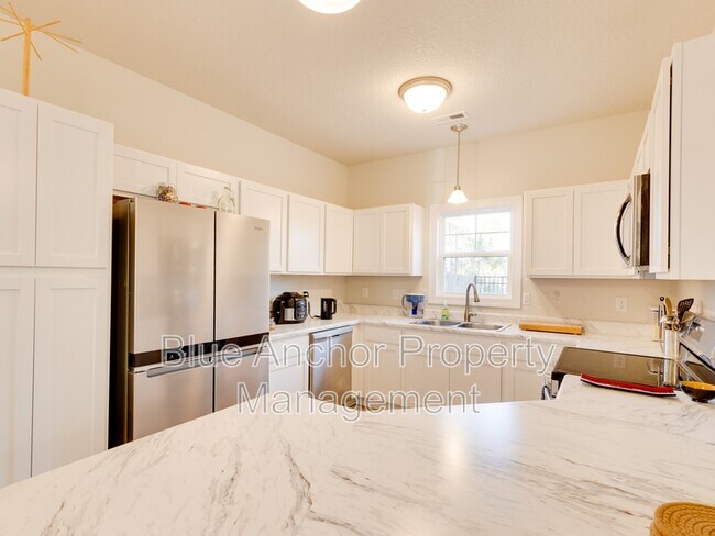 Building Photo - 2015 Folkstone Wds Ln