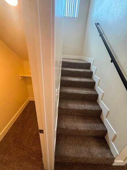 Building Photo - 156 E 119th St