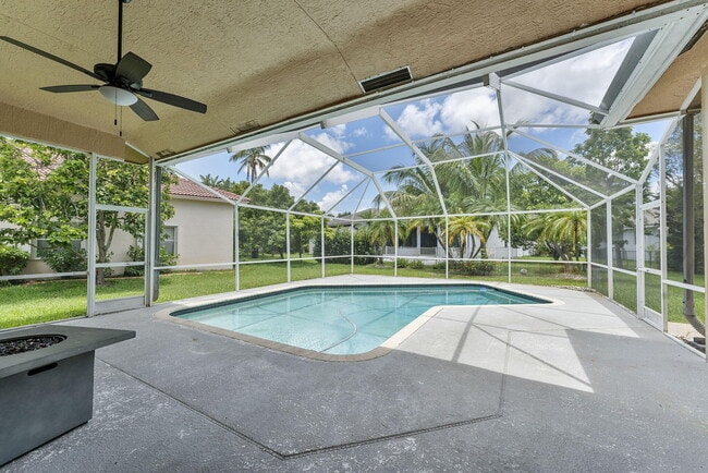 Building Photo - 4868 Kensington Cir