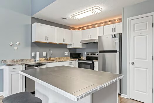 Building Photo - 1890 Auburn Ln