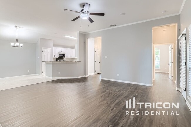 Building Photo - 1705 Alpine Dr