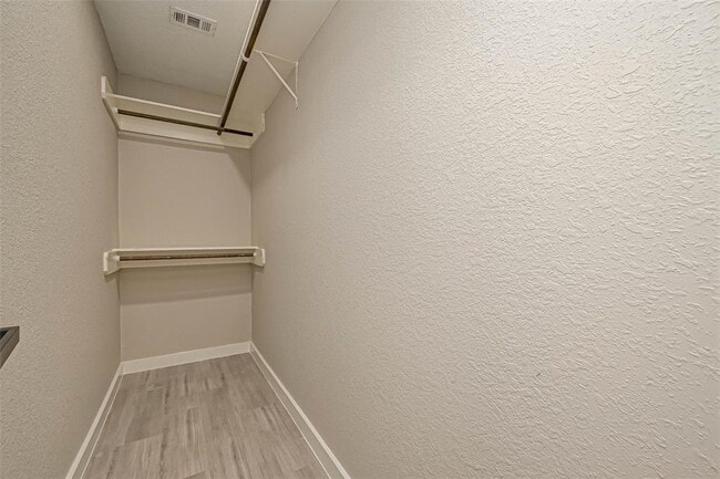 Building Photo - 1508 E Red Cedar Cir