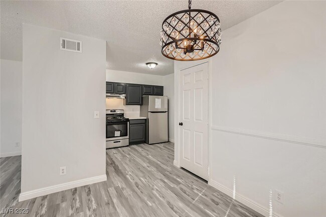 Building Photo - 4364 Tara Ave