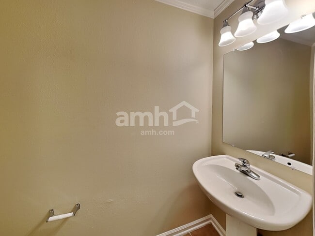 Building Photo - 325 Van Gogh Cir