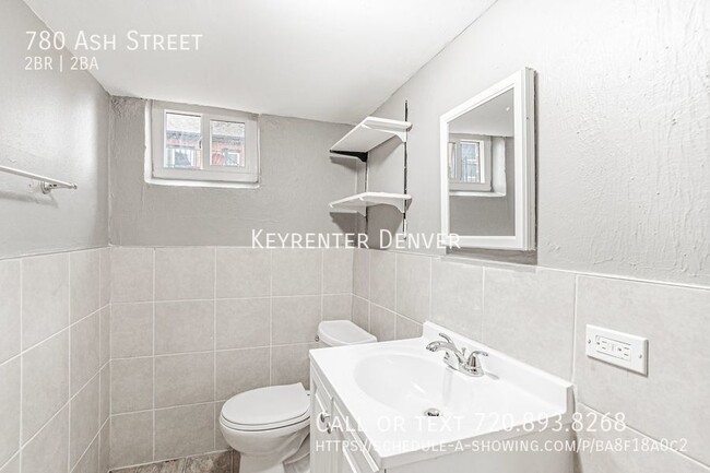 Building Photo - Renovated 2 Bed 2 Bath Duplex with Finishe...