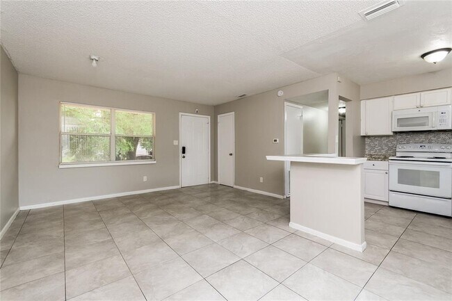 Building Photo - 3201 Bon Air Dr