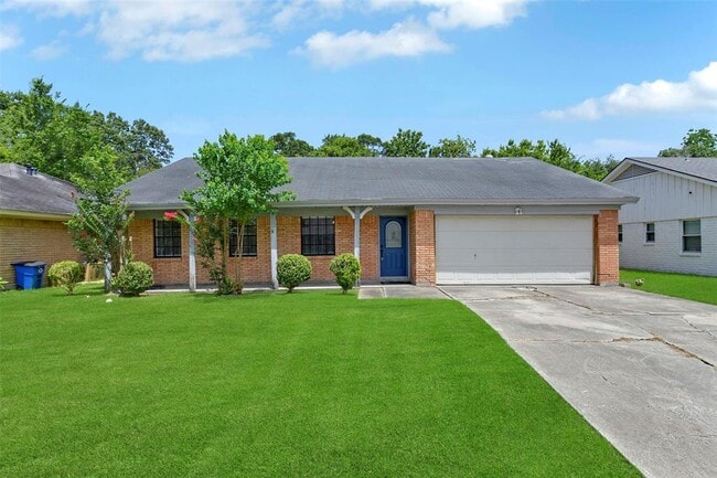 Primary Photo - 206 Ron Cir