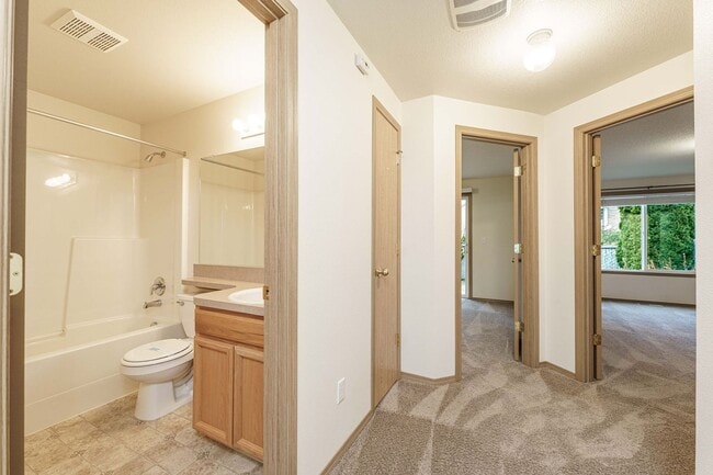 Building Photo - Bright Single-Level Vancouver Home with Garage, In-Unit Laundry, and Private Patio
