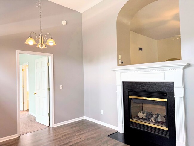 Building Photo - Beautiful Mirror Lake Home for Rent!
