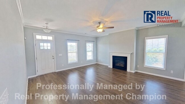 Building Photo - 4 BD/3.5 BA plus Bonus Room with Open Floorplan and Fenced Back Yard
