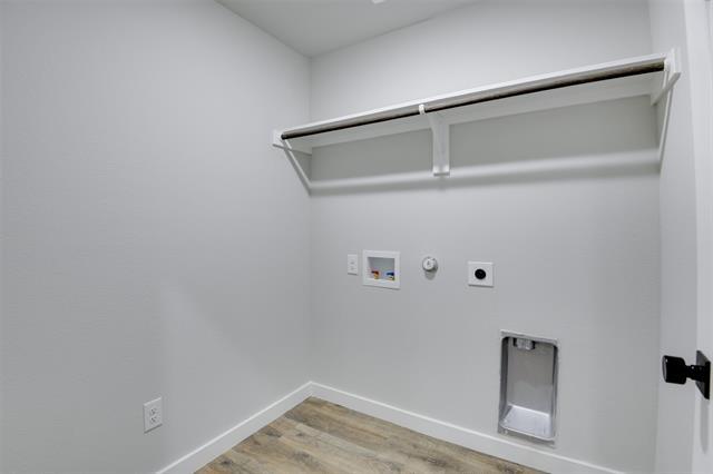 Building Photo - 6834 Florence Dr