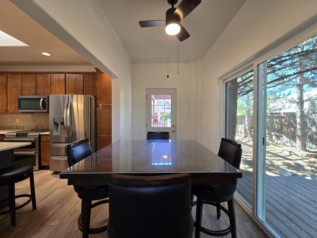 Building Photo - 7112 Calientito Loop
