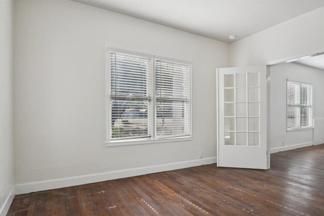 Building Photo - 308 Taylor Rd