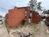 Building Photo - 7152 Fair Oaks Ave