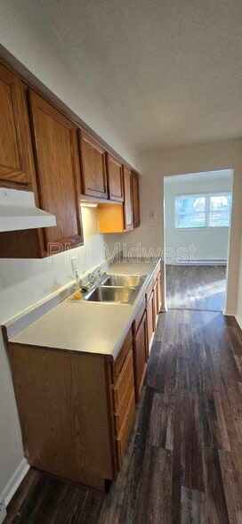 Building Photo - 570 US-52